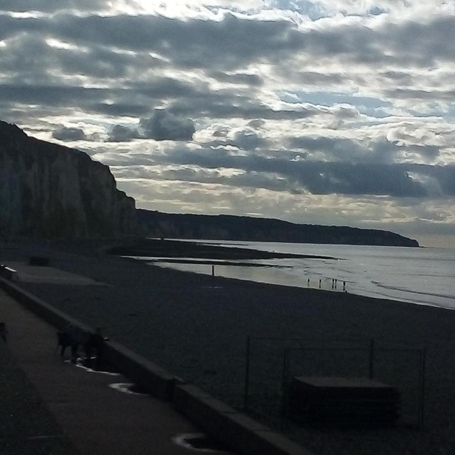 Au Galet Bleu Dieppe Exterior foto
