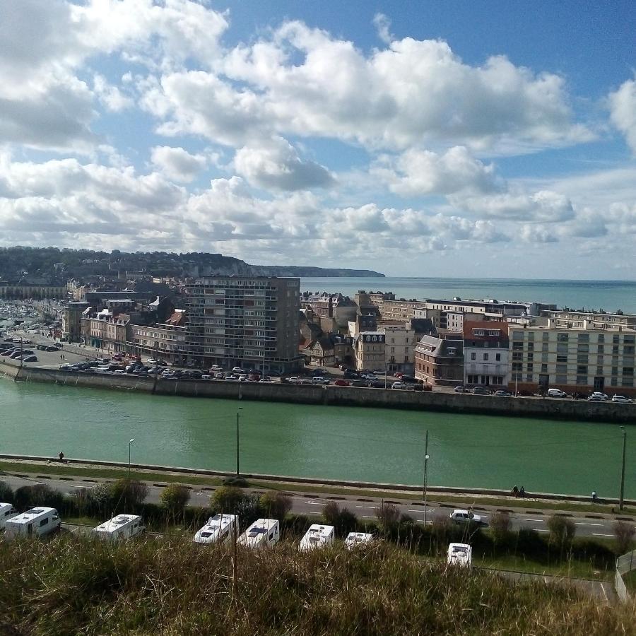 Au Galet Bleu Dieppe Exterior foto